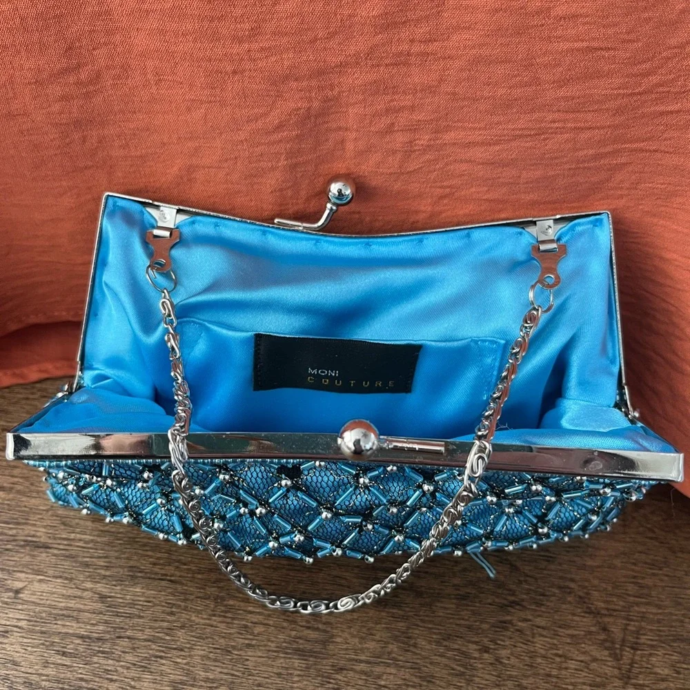 NEW MONI COUTURE BEADED CLUTCH PURSE - Picture 7 of 7